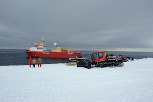 RRS Ernest Shackleton about to leave the tractor train on Abbot Ice Shelf